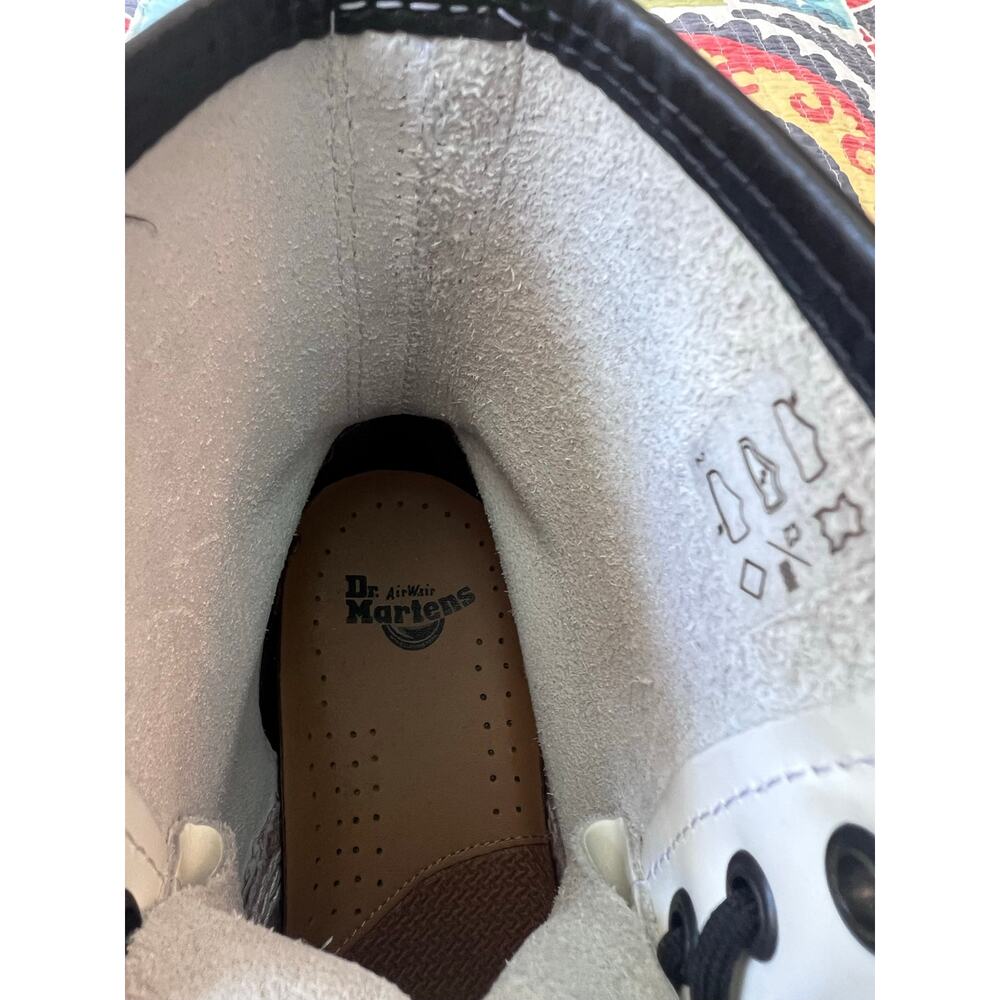 Dr. Martens 11821 1460 White & Black 8-Eye Boots Size: US 7 Ladies EU 38 - Picture 4 of 9